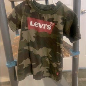 Levi’s shirt size 3T